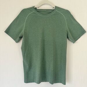 Lululemon Metal Vent Tech Short Sleeve Shirt – Green - Men’s Size Small